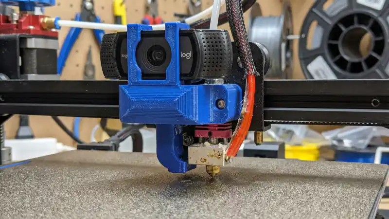 Custom 3D printed camera mount for hotend – Logitech webcam on toolhead for timelapse