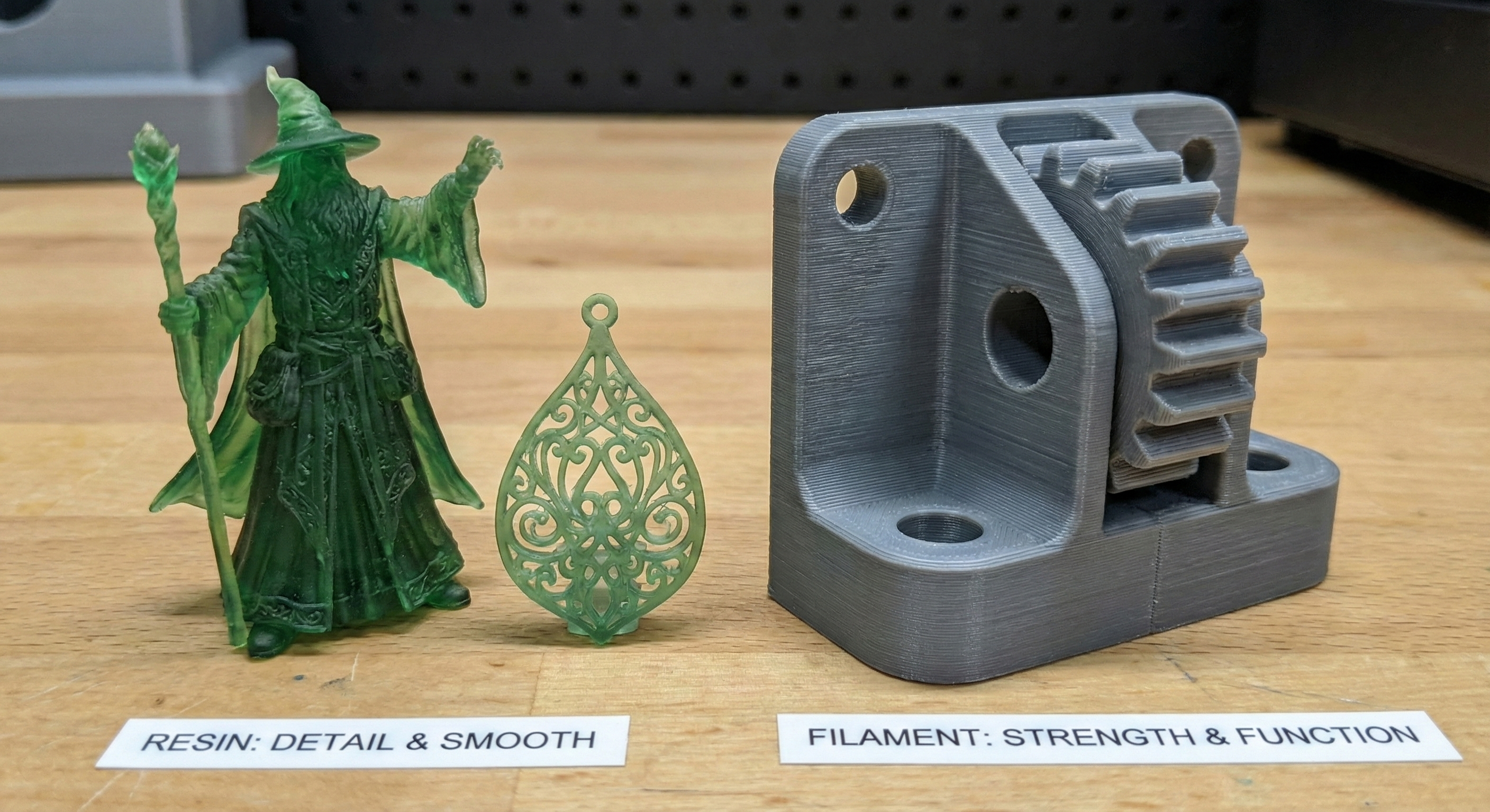 Resin 3D printed jewelry and miniatures – fine detail, smooth finish